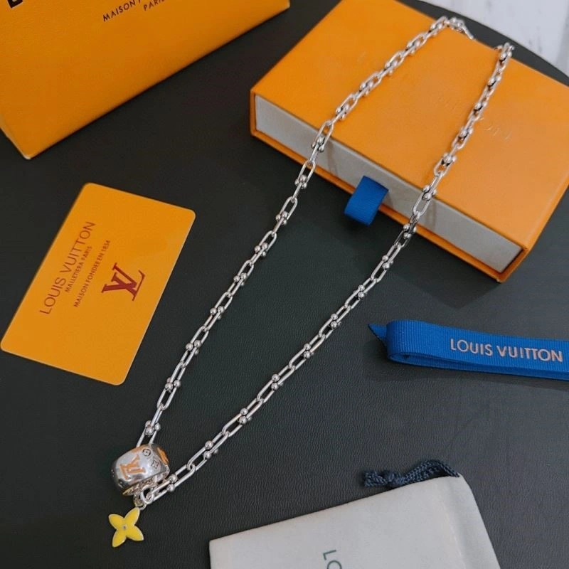 Louis Vuitton Necklaces WrinkleFree 249284
