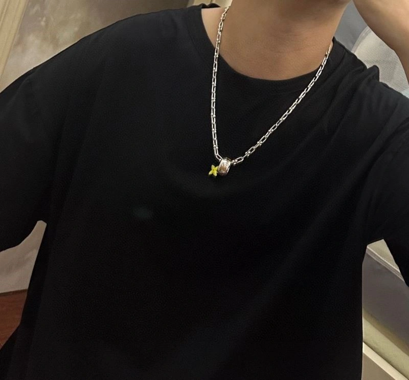 Louis Vuitton Necklaces WrinkleFree 249284