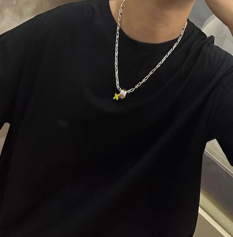 Louis Vuitton Necklaces WrinkleFree 249284