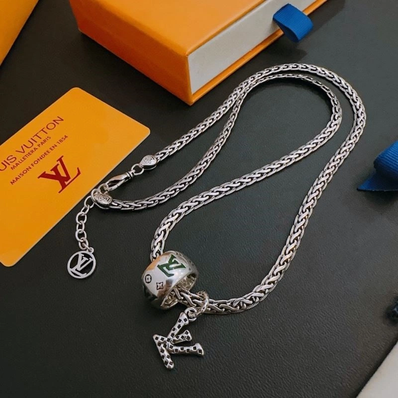 Sophisticated Louis Vuitton Necklaces 249293
