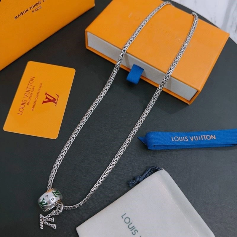 Sophisticated Louis Vuitton Necklaces 249293