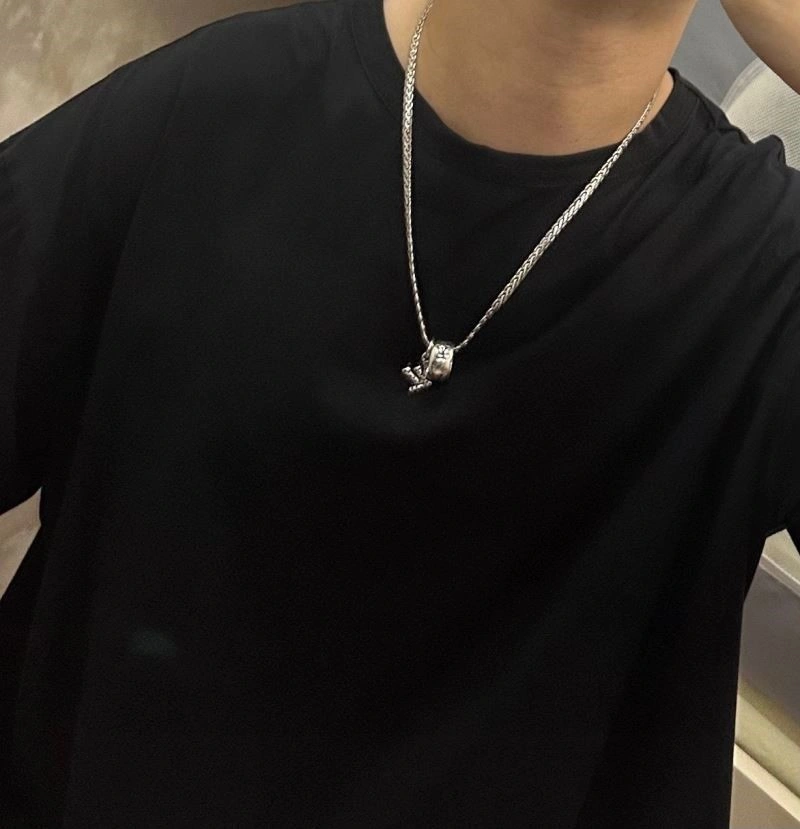 Sophisticated Louis Vuitton Necklaces 249293