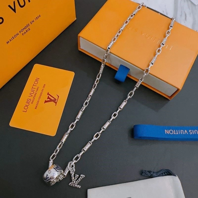 Classic Louis Vuitton Necklaces 249277