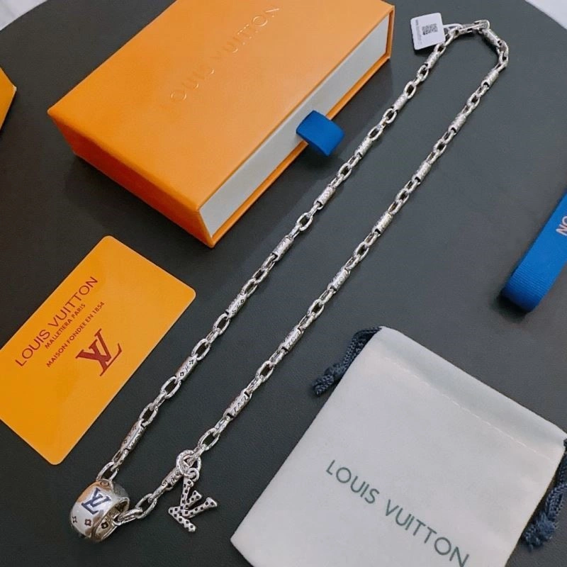 Classic Louis Vuitton Necklaces 249277