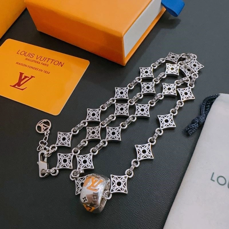 Sporty Louis Vuitton Necklaces 249275