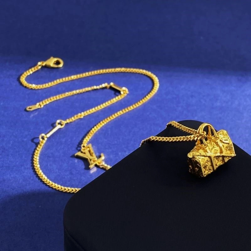 Timeless Louis Vuitton Necklaces 249304
