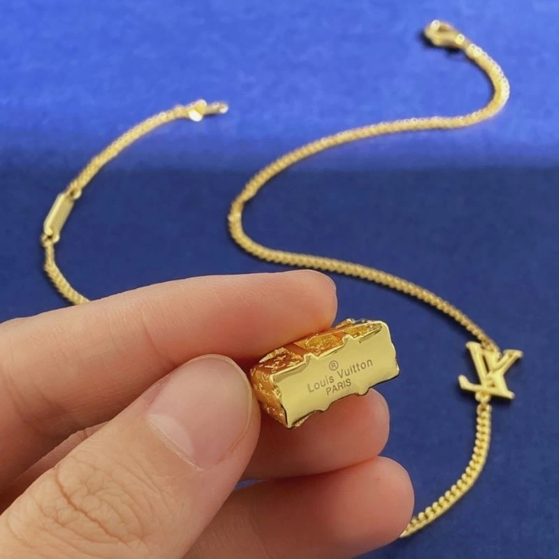 Timeless Louis Vuitton Necklaces 249304