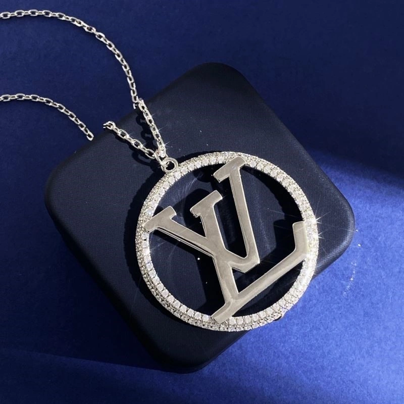 Louis Vuitton Necklaces Soft 249282