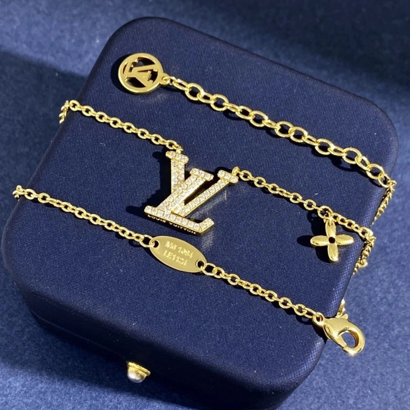 Lightweight Louis Vuitton Necklaces 249289