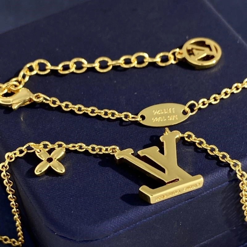 Lightweight Louis Vuitton Necklaces 249289