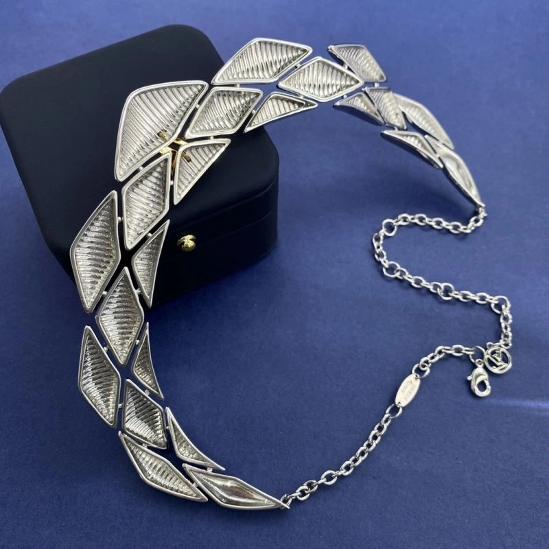 Louis Vuitton Necklaces RelaxedFit 249300