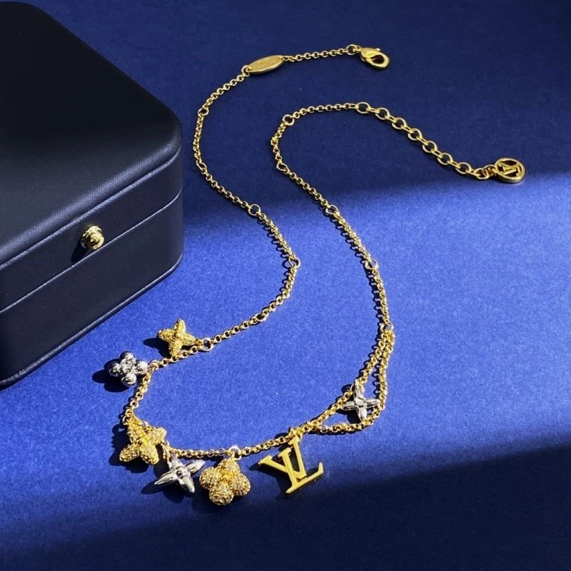 WeatherProof Louis Vuitton Necklaces 249281