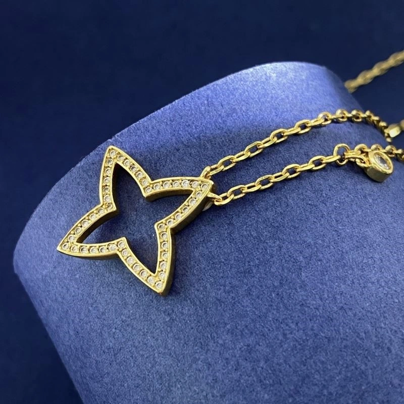SmoothTexture Louis Vuitton Necklaces 249276