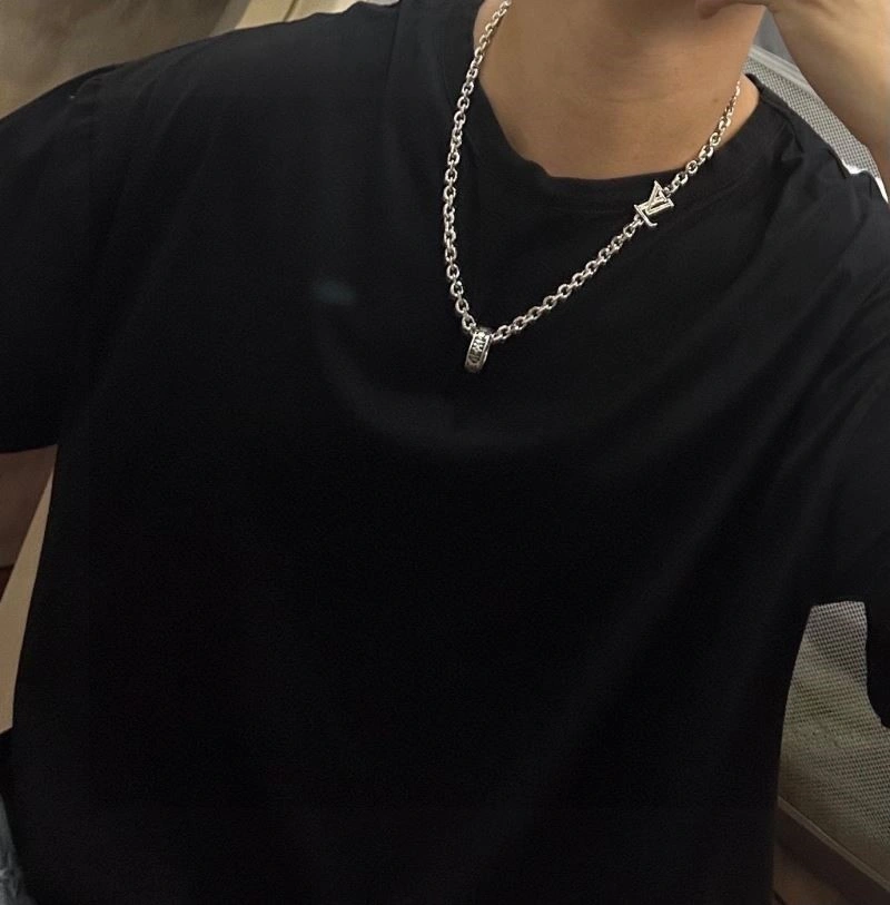 Supportive Louis Vuitton Necklaces 249303