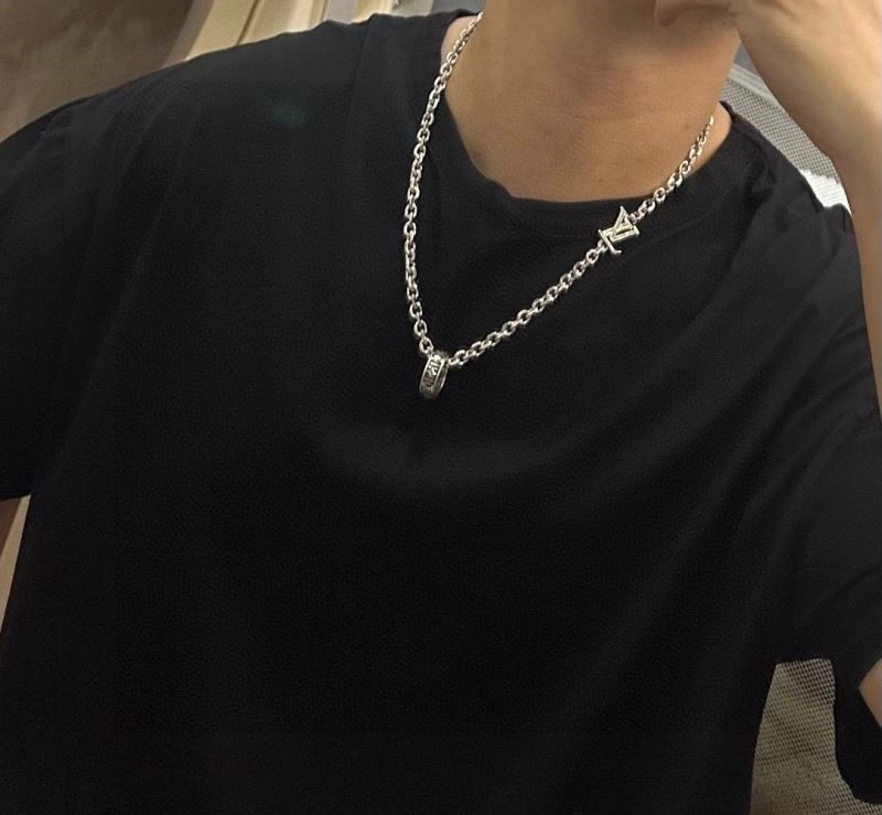 Supportive Louis Vuitton Necklaces 249303