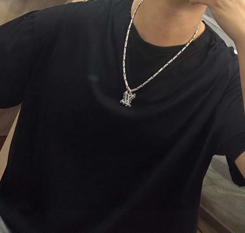 Cozy Louis Vuitton Necklaces 249288