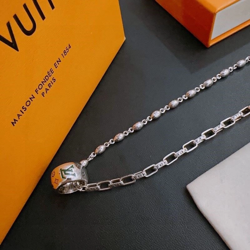 Louis Vuitton Necklaces Durable 249298