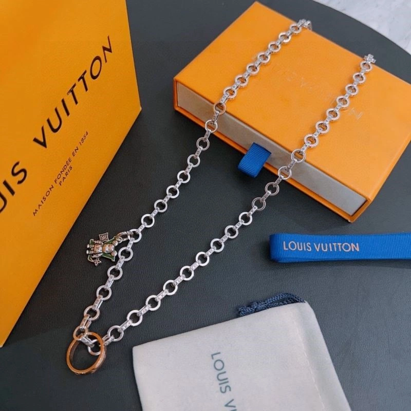 UrbanChic Louis Vuitton Necklaces 249273