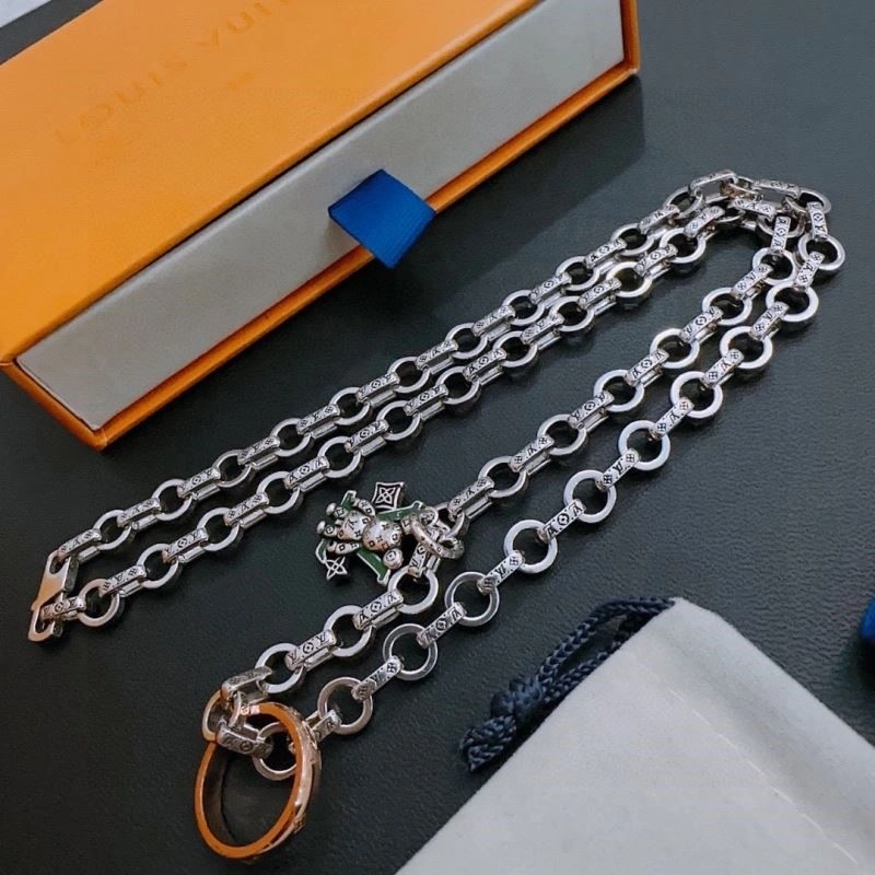 UrbanChic Louis Vuitton Necklaces 249273