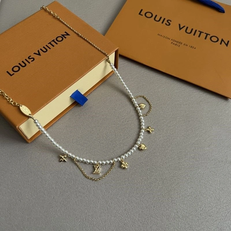 Stylish Louis Vuitton Necklaces 249270