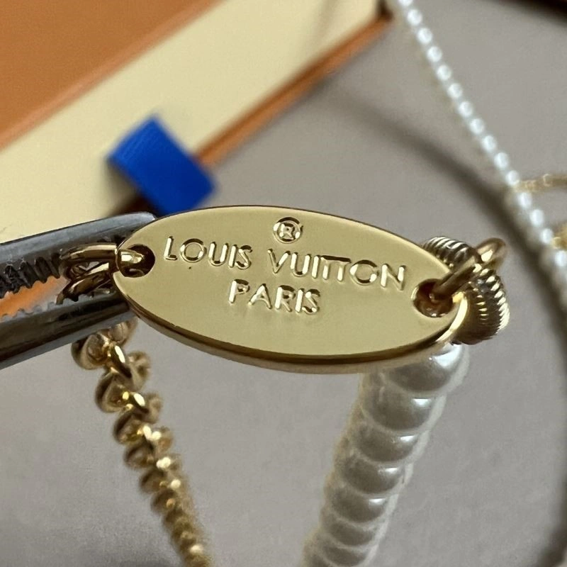 Stylish Louis Vuitton Necklaces 249270