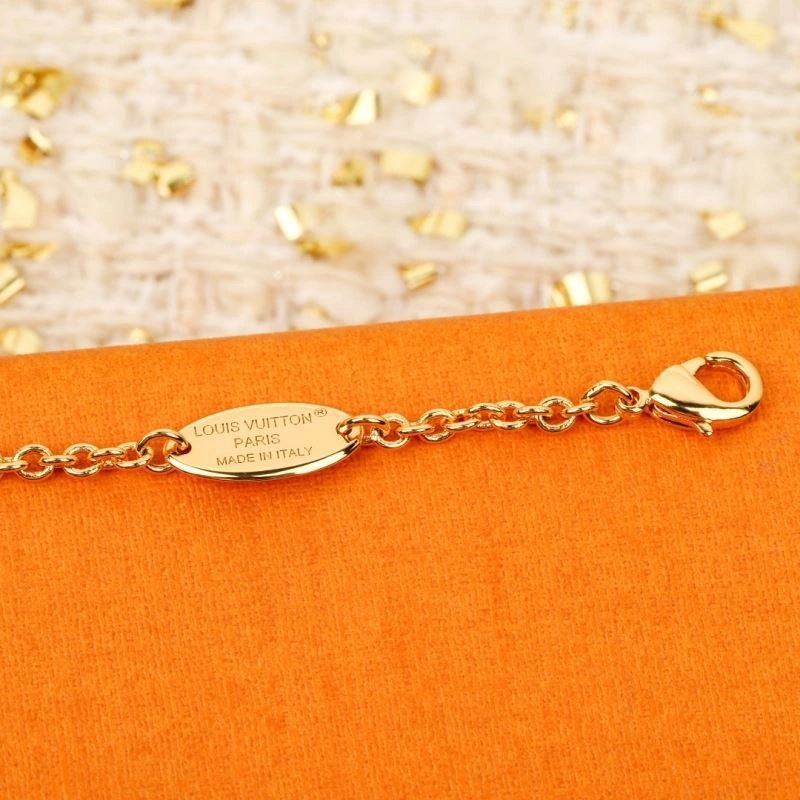 Louis Vuitton Necklaces SportInspired 249268