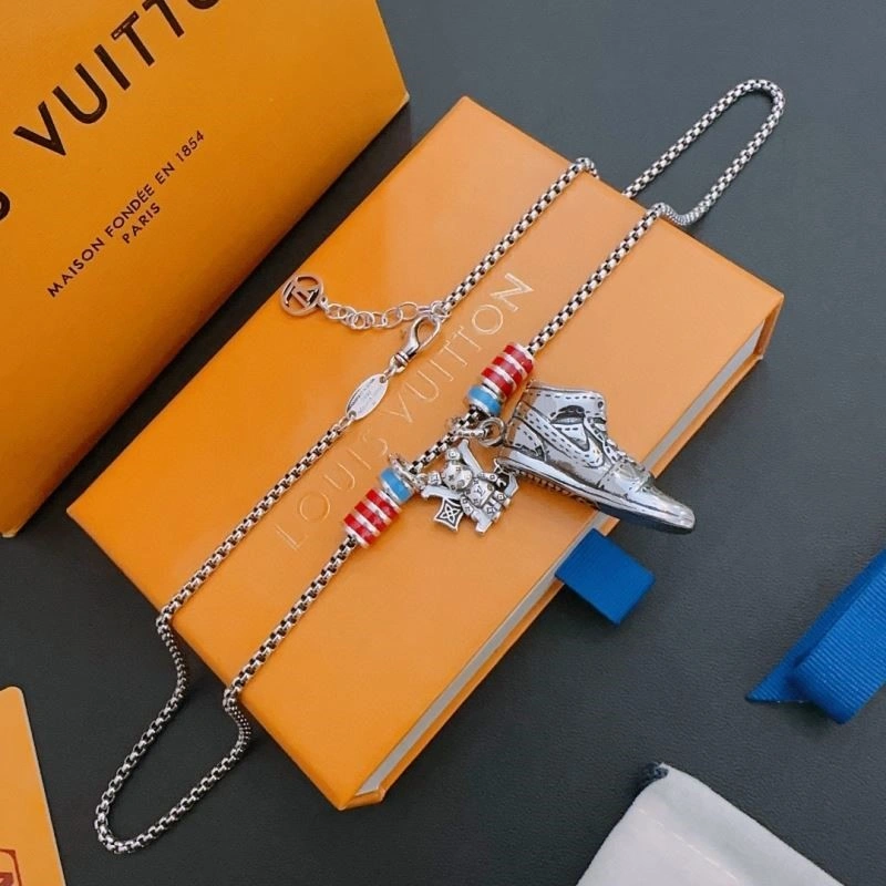Seasonal Louis Vuitton Necklaces 249267