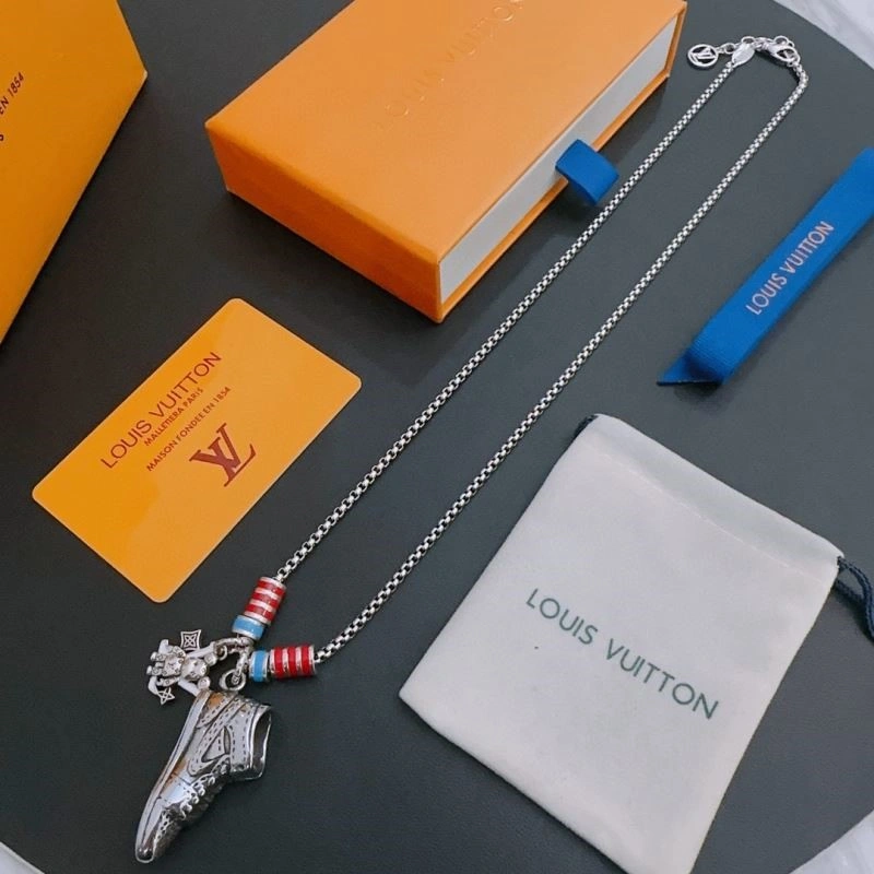 Seasonal Louis Vuitton Necklaces 249267