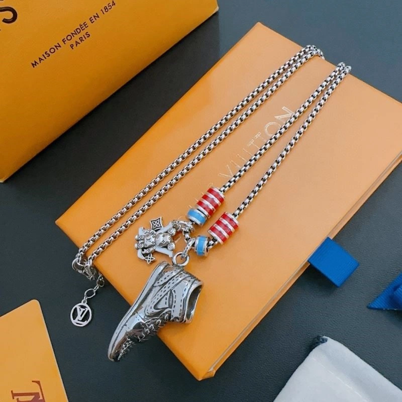 Seasonal Louis Vuitton Necklaces 249267