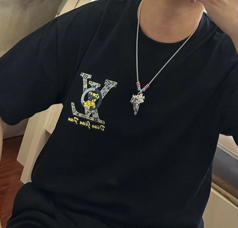 Seasonal Louis Vuitton Necklaces 249267