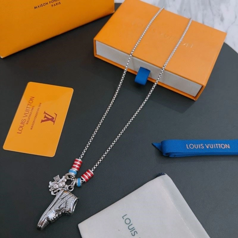 Seasonal Louis Vuitton Necklaces 249267
