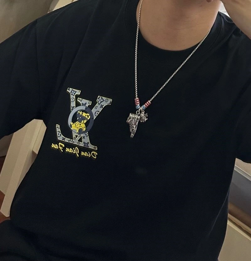 Seasonal Louis Vuitton Necklaces 249267