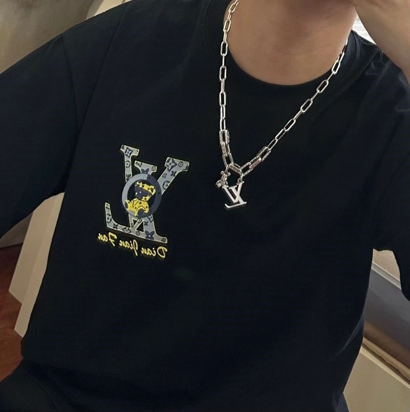 Bright Louis Vuitton Necklaces 249264