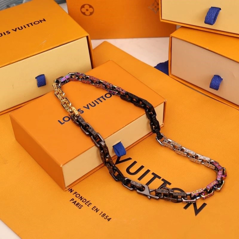 Louis Vuitton Necklaces Refined 249245