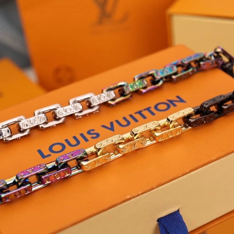 Louis Vuitton Necklaces Refined 249245