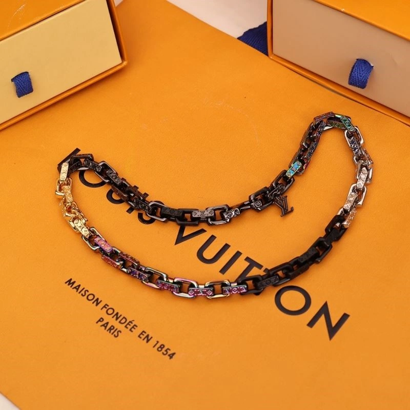 Louis Vuitton Necklaces Refined 249245