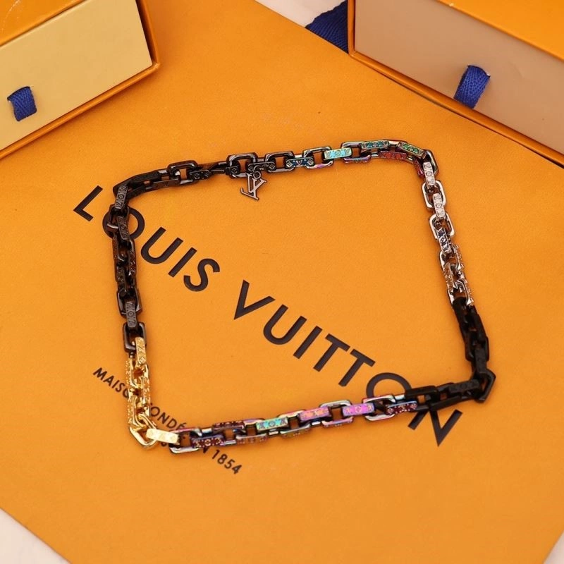 Louis Vuitton Necklaces Refined 249245