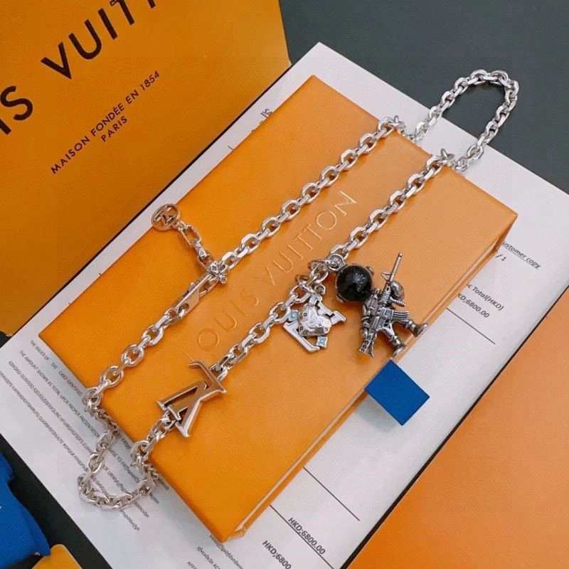 Louis Vuitton Necklaces Soft 249259