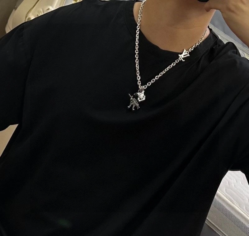 Louis Vuitton Necklaces Soft 249259