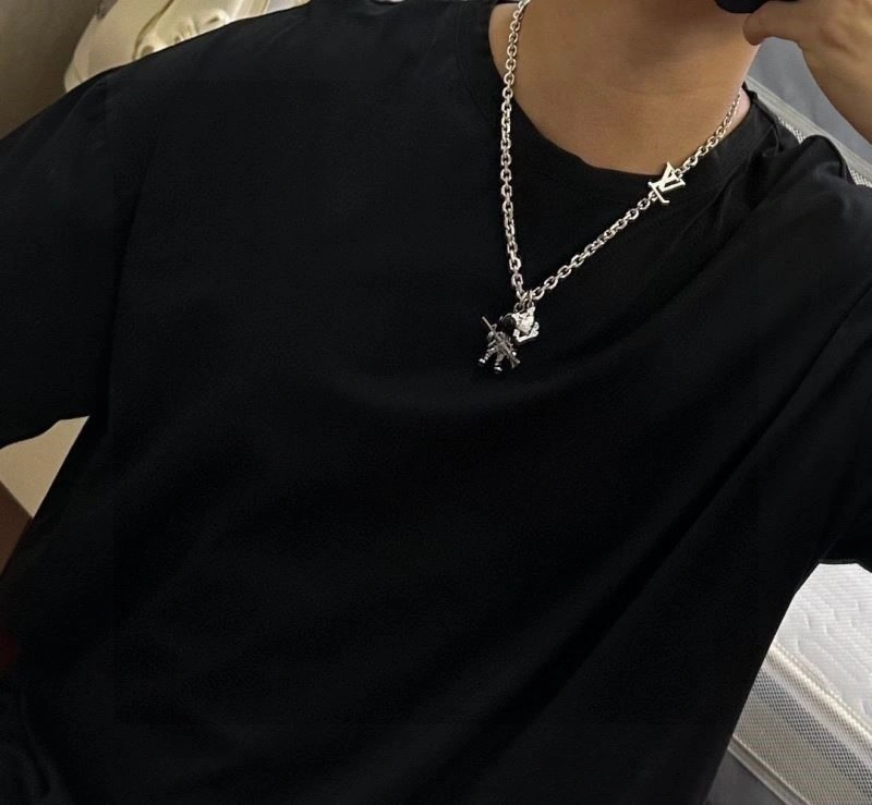 Louis Vuitton Necklaces Soft 249259