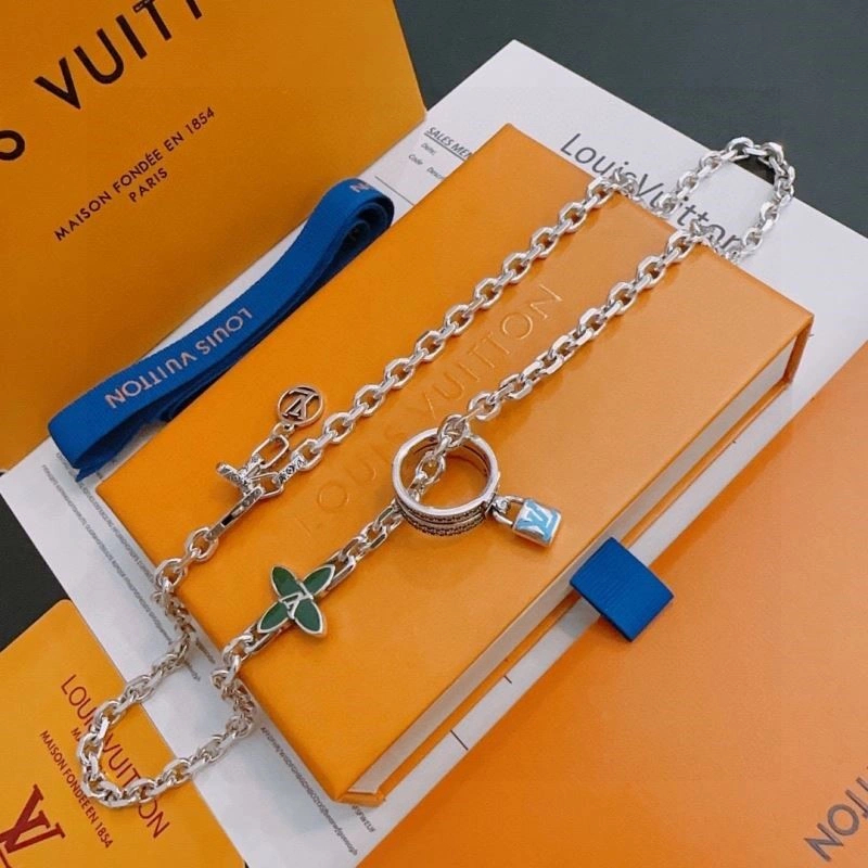 Louis Vuitton Necklaces OnTrend 249258