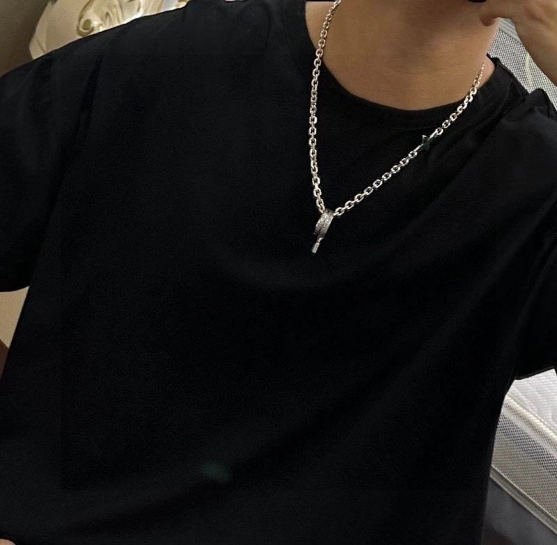Louis Vuitton Necklaces OnTrend 249258