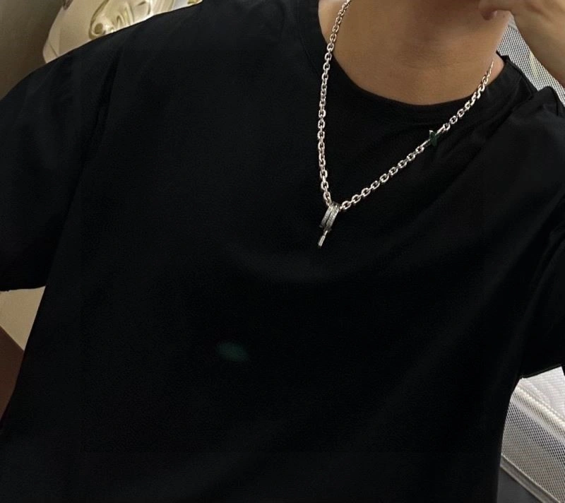 Louis Vuitton Necklaces OnTrend 249258