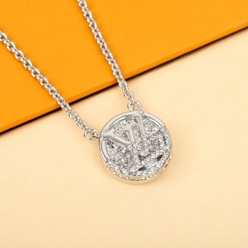 TravelReady Louis Vuitton Necklaces 249234