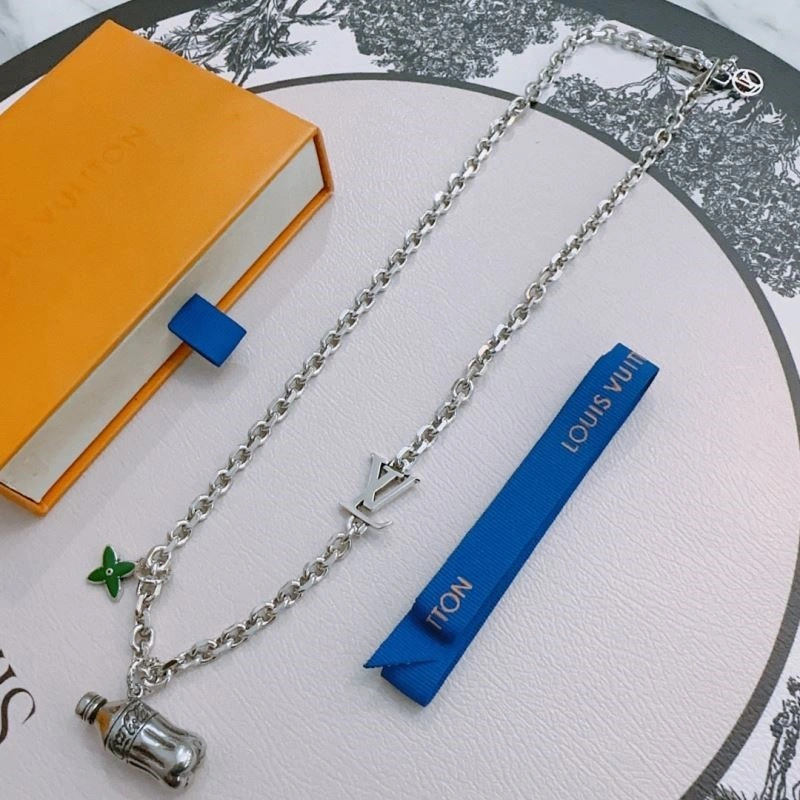 Louis Vuitton Necklaces Flexible 249239