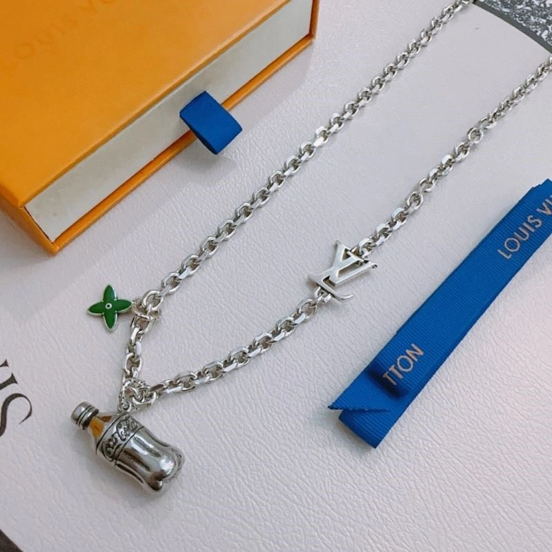 Louis Vuitton Necklaces Flexible 249239