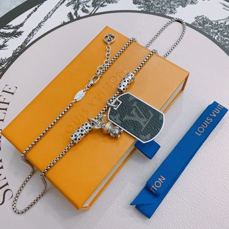 Louis Vuitton Necklaces Sophisticated 249248