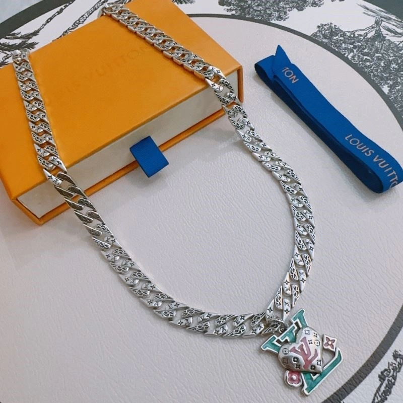 Bright Louis Vuitton Necklaces 249235