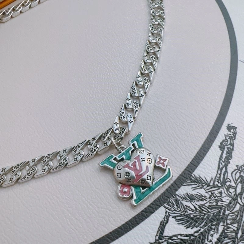 Bright Louis Vuitton Necklaces 249235