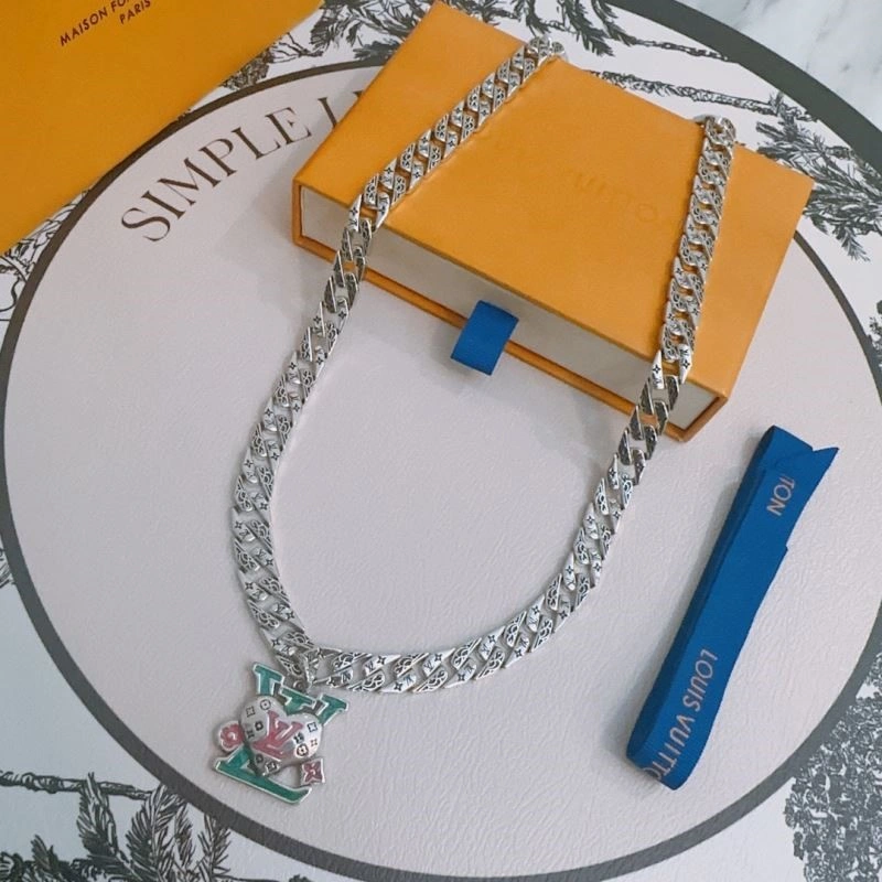 Bright Louis Vuitton Necklaces 249235